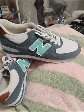 New Balance White, Slate Blue & Mint Green Retro Sneakers